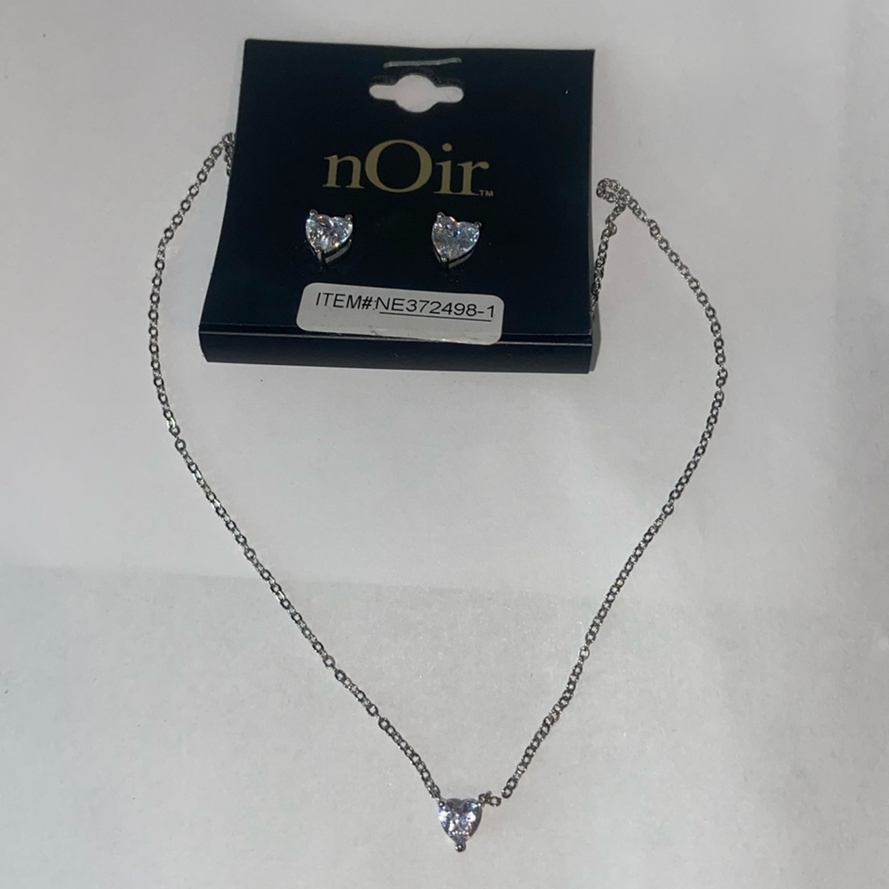 Noir Jewelry Heart Necklace and Earring Set New on Card